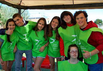 Hazte voluntario en Down Madrid, ayudando a personas con discapacidad Hazte voluntario en Down Madrid, ayudando a personas con discapacidad